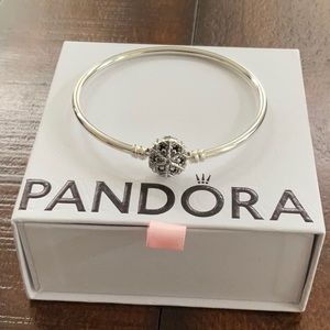 Pandora - Moments Silver Snowflake Bangle Bracelet